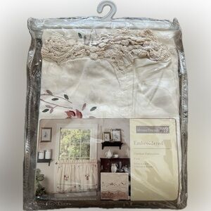 💥Hometrends Ecru Embroidered Kitchen Curtain 24” Tiers Floral Crochet 2 PCS